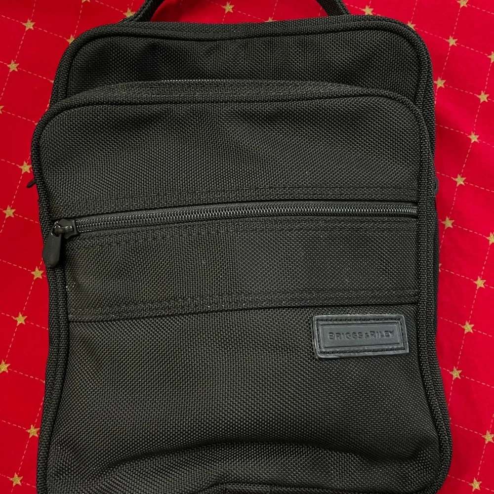 Briggs & Riley Travelware Hanging Toiletry Bag - Picture 1 of 8